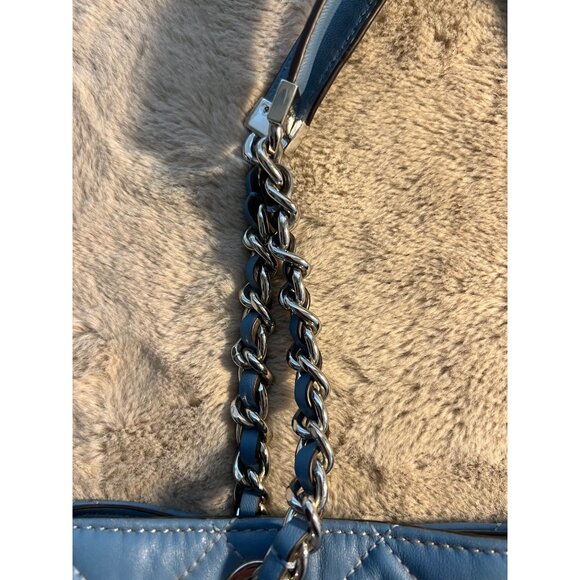 Michael Kors Quilted Blue Shoulder Bag With Chain Straps & MK Charm - Picture 3 of 15